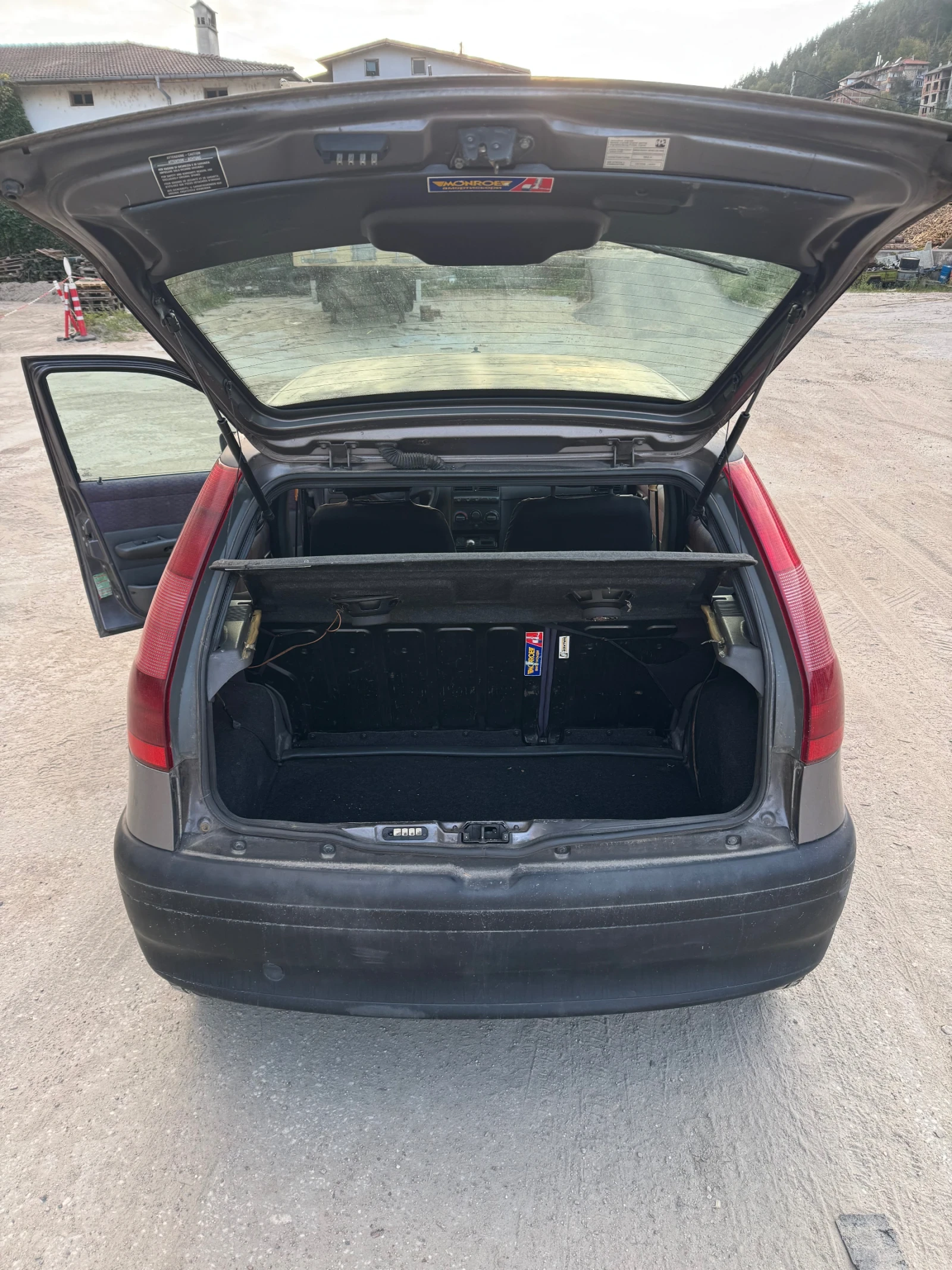Fiat Punto, снимка 8 - Автомобили и джипове - 56261399