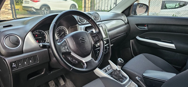 Suzuki Vitara 1.6 DDIS Comfort Подгреви/Камера/Асистенти , снимка 10 - Автомобили и джипове - 50590724