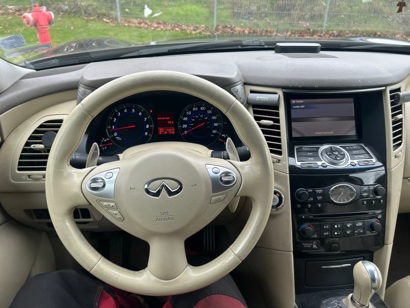 Infiniti QX70, снимка 9 - Автомобили и джипове - 52882311