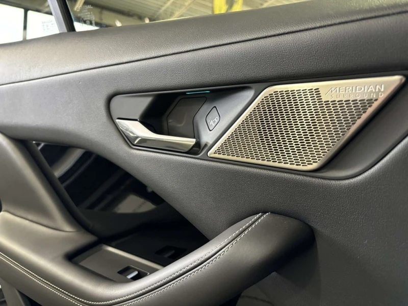 Jaguar I-Pace AWD| NAV| PANO| MERIDIANSURROUND| LED| LEATHER| HU, снимка 13 - Автомобили и джипове - 53108916