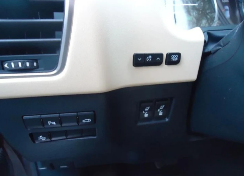 Lexus NX 300h Luxury Pack 4x4, снимка 11 - Автомобили и джипове - 53160027