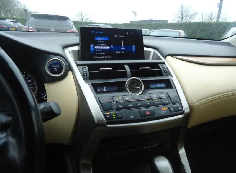 Lexus NX 300h Luxury Pack 4x4, снимка 15 - Автомобили и джипове - 53160027