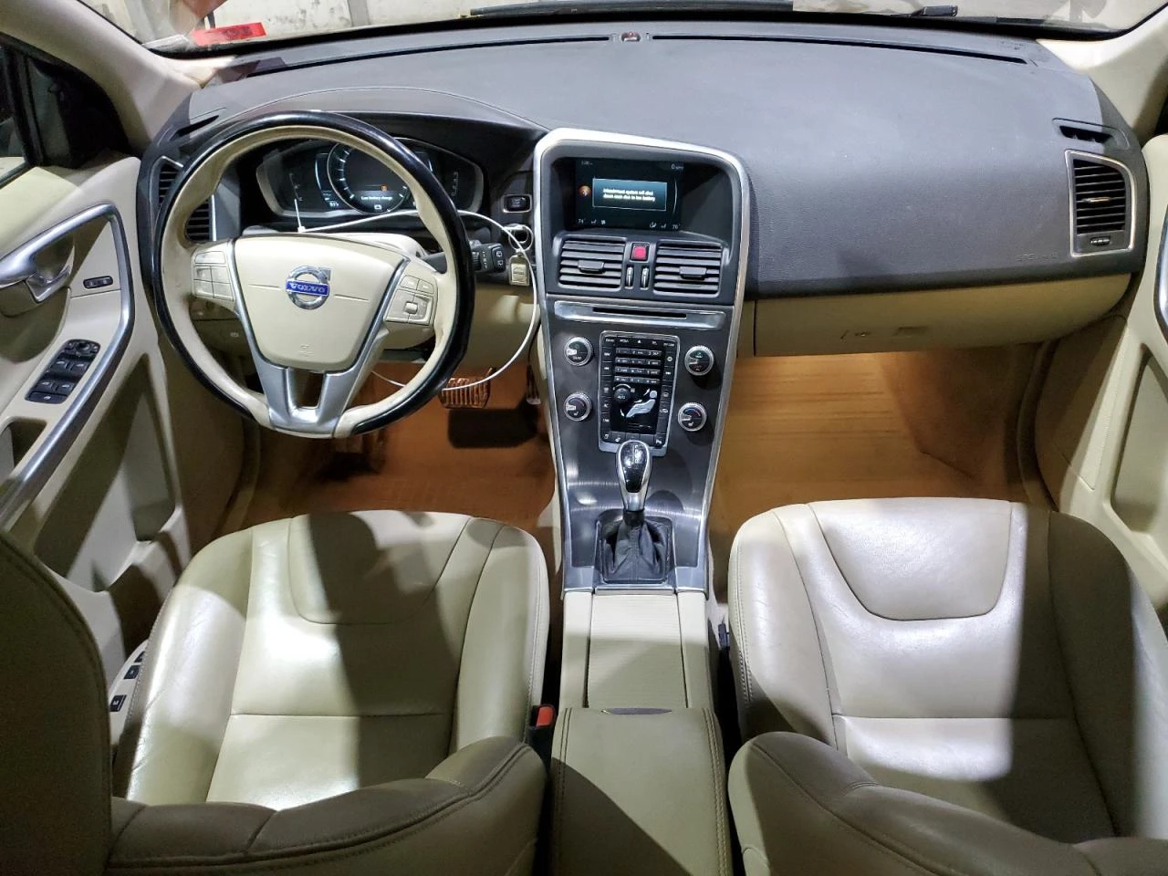 Volvo XC60 PREMIER* ПЕРФЕКТНА - изображение 7
