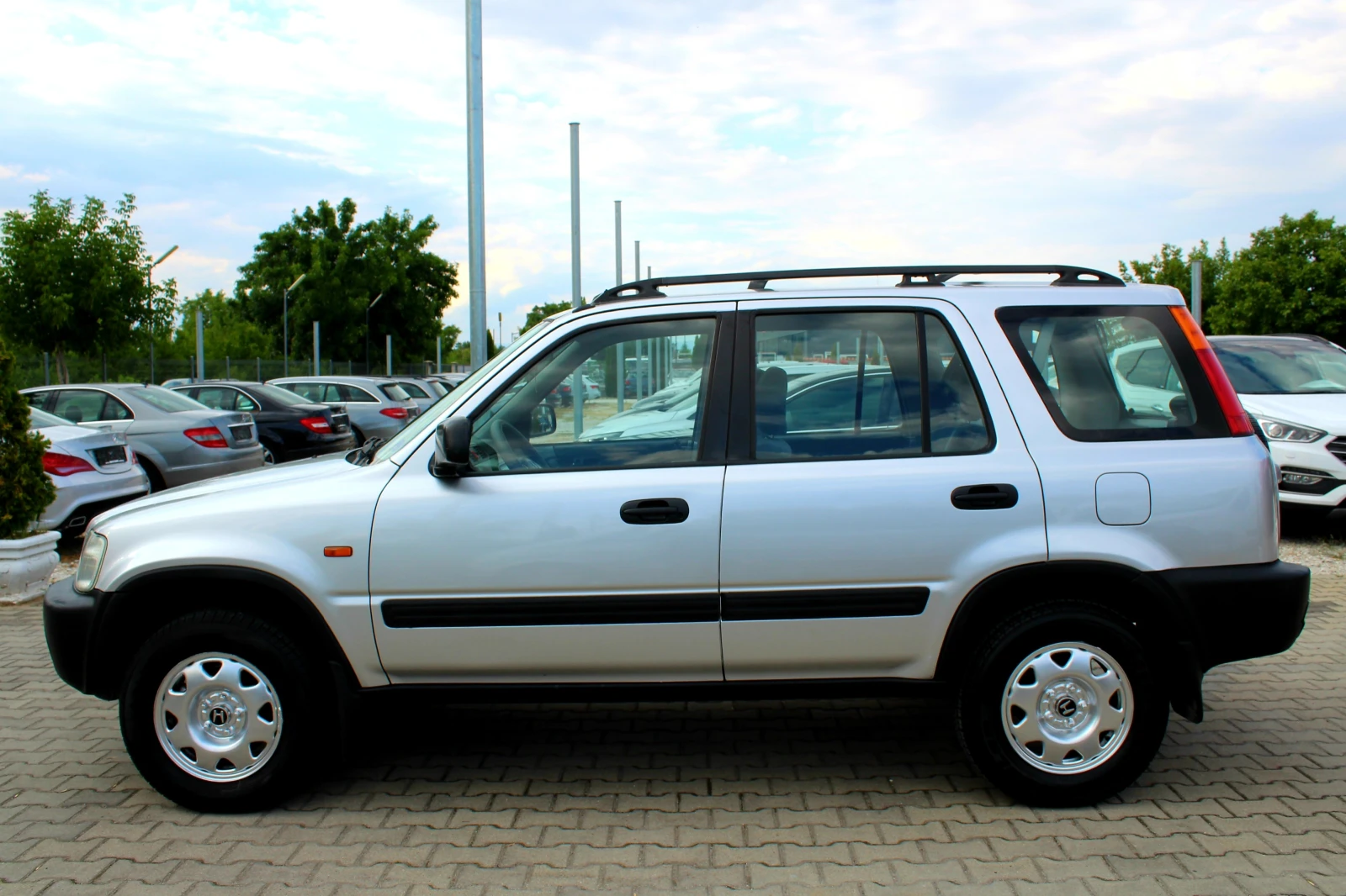 Honda Cr-v 2.0i 147кс СОБСТВЕН ЛИЗИНГ - изображение 4