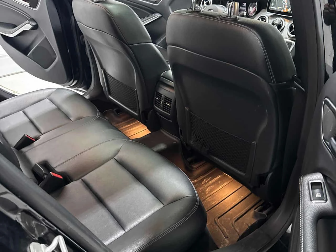 Mercedes-Benz GLA 250  * CARFAX * Подгрев * Панорама * Два ключа * , снимка 15 - Автомобили и джипове - 54144038