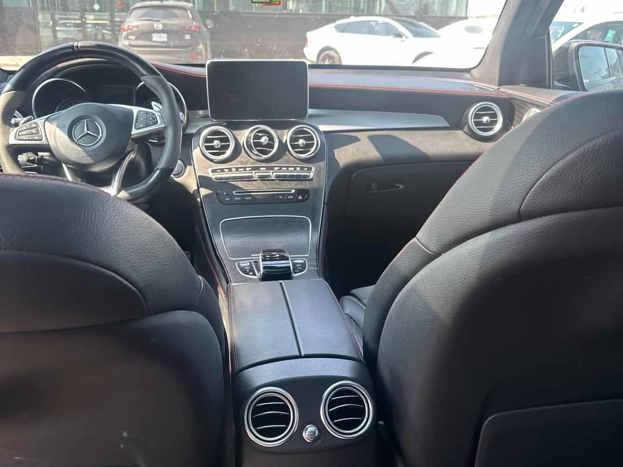 Mercedes-Benz GLC 43 AMG BURMESTER * ПАНО * ПОДГРЕВИ * KEYLESS * CARFAX, снимка 15 - Автомобили и джипове - 54151819