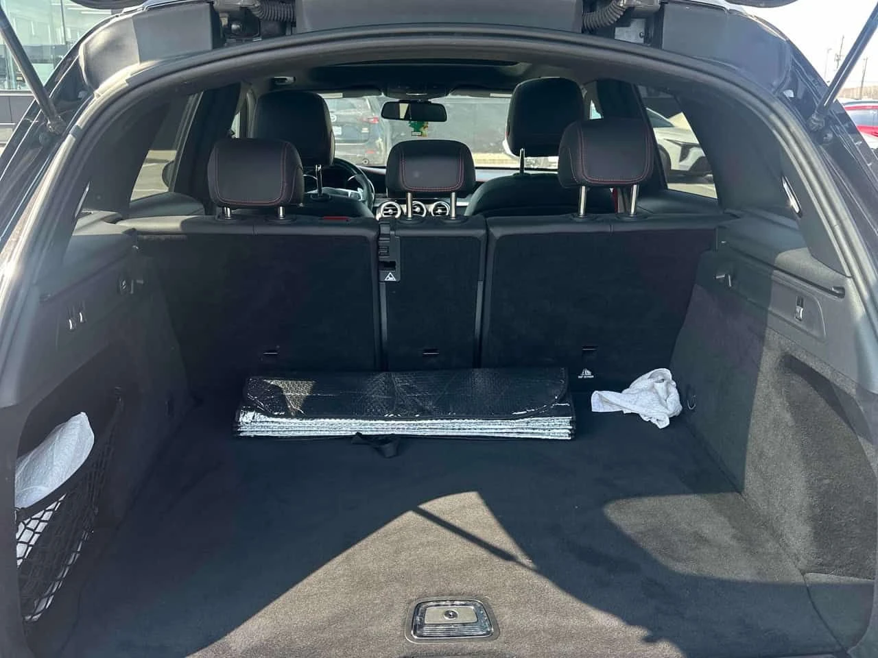 Mercedes-Benz GLC 43 AMG BURMESTER * ПАНО * ПОДГРЕВИ * KEYLESS * CARFAX, снимка 11 - Автомобили и джипове - 54151819