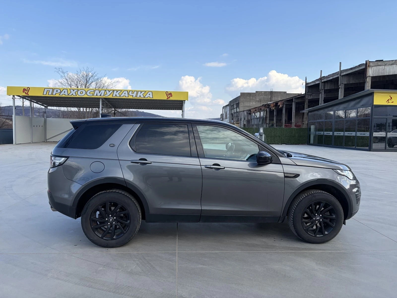 Land Rover Discovery Sport, снимка 8 - Автомобили и джипове - 54396780