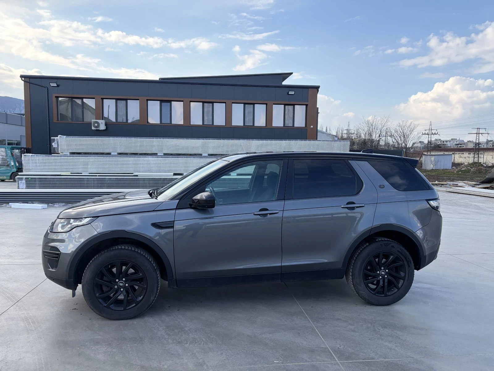 Land Rover Discovery Sport, снимка 5 - Автомобили и джипове - 54396780
