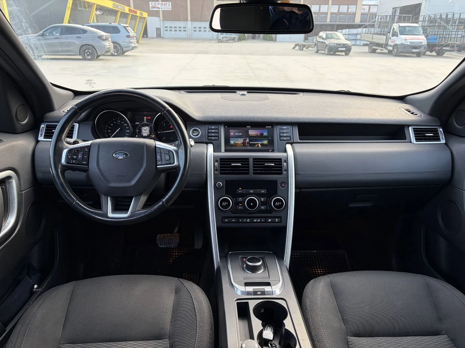 Land Rover Discovery Sport, снимка 16 - Автомобили и джипове - 54396780