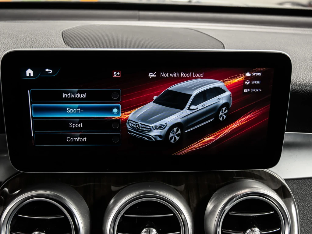Mercedes-Benz GLC 300 4MATIC* AMG-LINE* DISTRONIC* PANOROOF, снимка 10 - Автомобили и джипове - 54430784