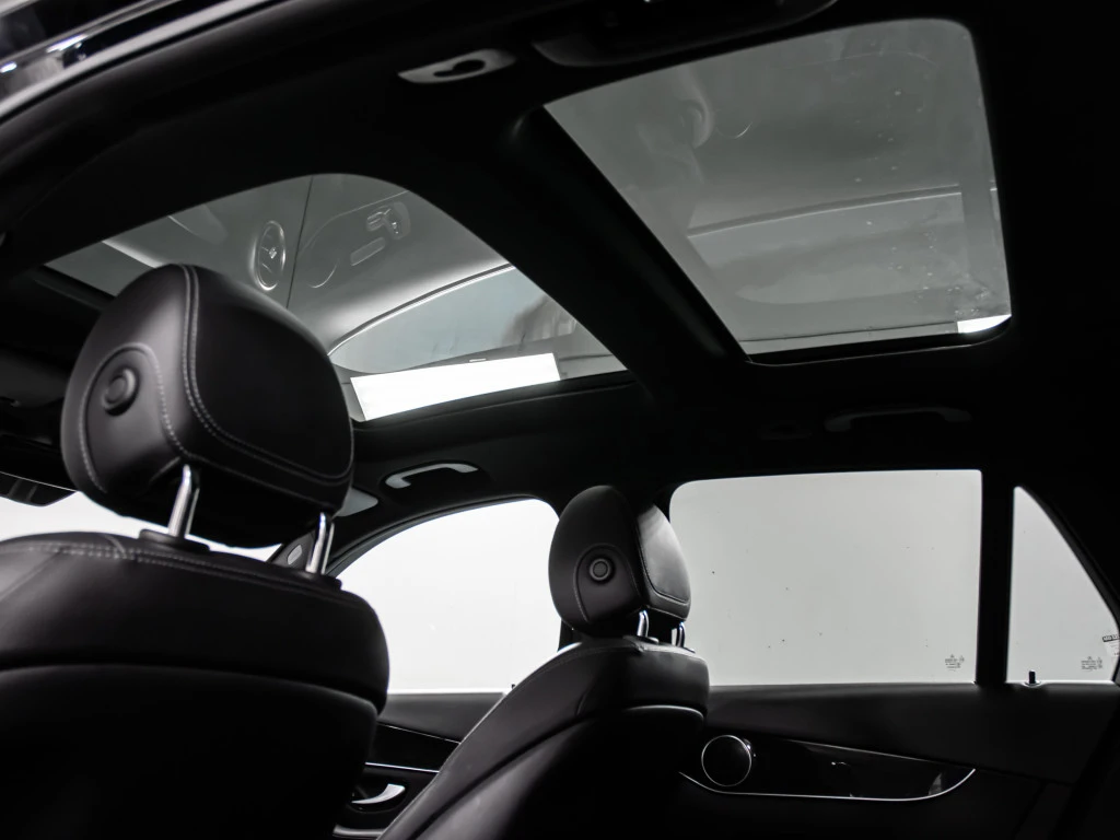 Mercedes-Benz GLC 300 4MATIC* AMG-LINE* DISTRONIC* PANOROOF, снимка 14 - Автомобили и джипове - 54430784