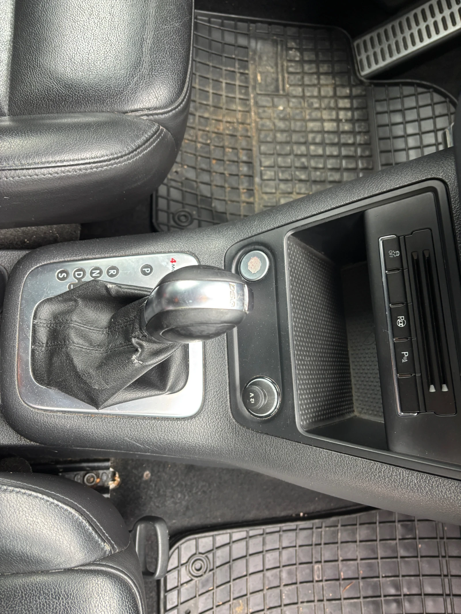 VW Tiguan R-line, снимка 11 - Автомобили и джипове - 54582399