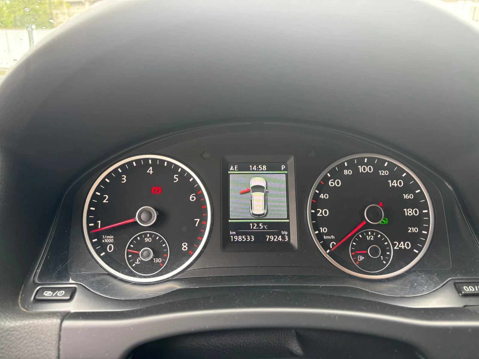 VW Tiguan R-line, снимка 15 - Автомобили и джипове - 54582399