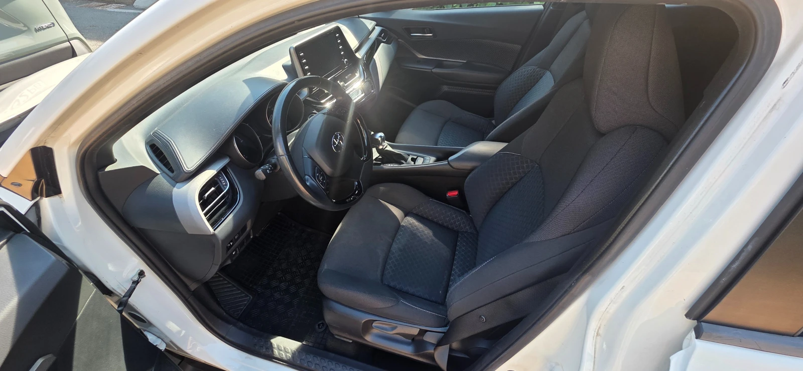 Toyota C-HR, снимка 4 - Автомобили и джипове - 54953678