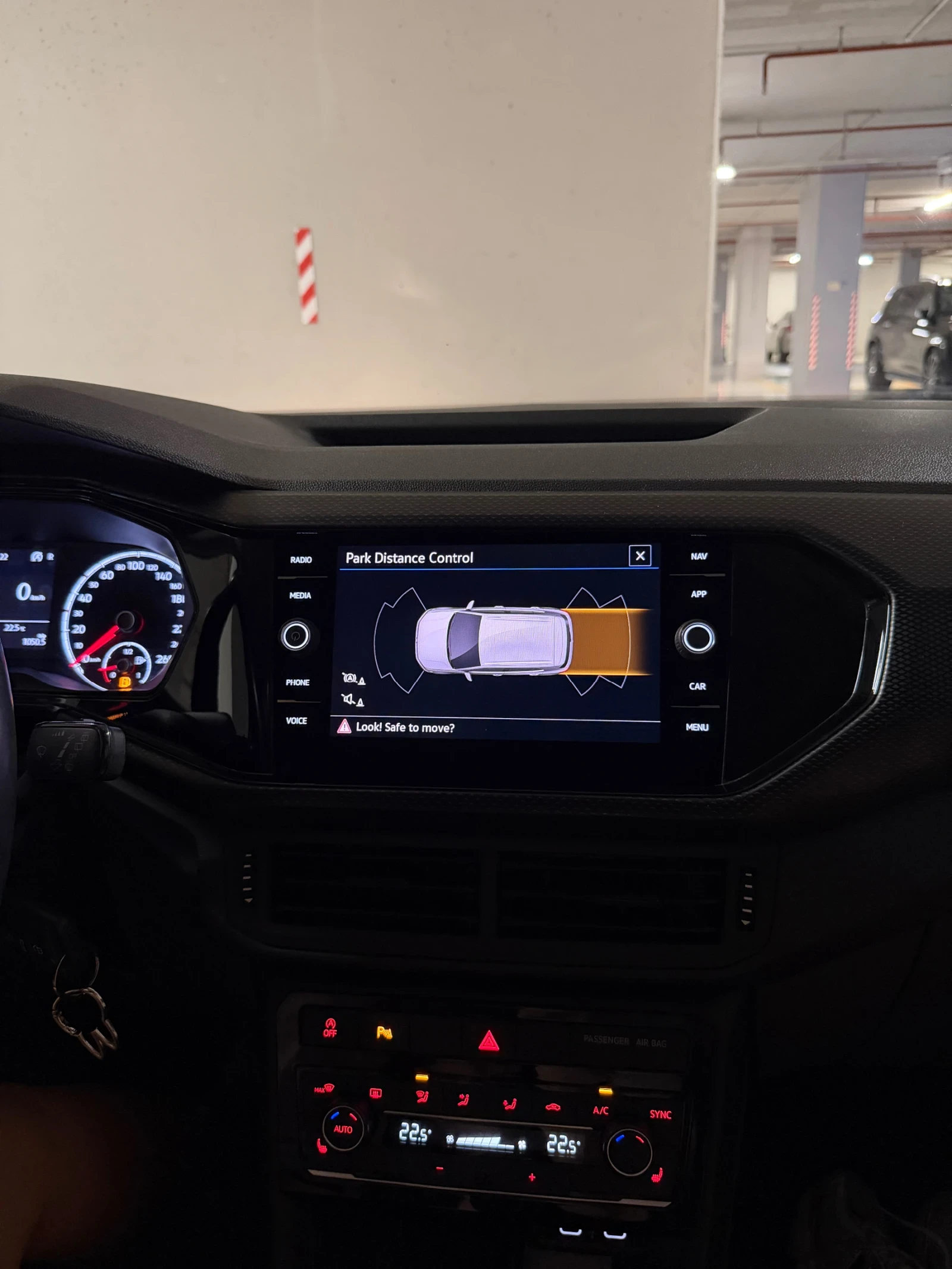 VW T-Cross, снимка 9 - Автомобили и джипове - 55315819