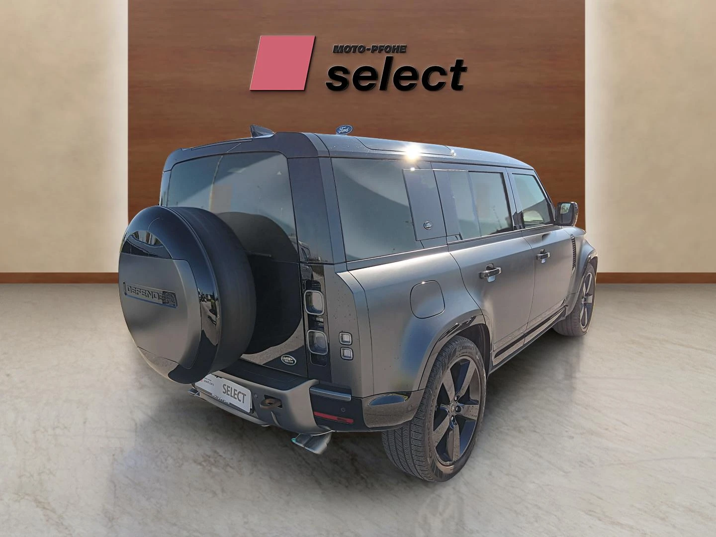 Land Rover Defender 5.0 V8, снимка 5 - Автомобили и джипове - 55793136