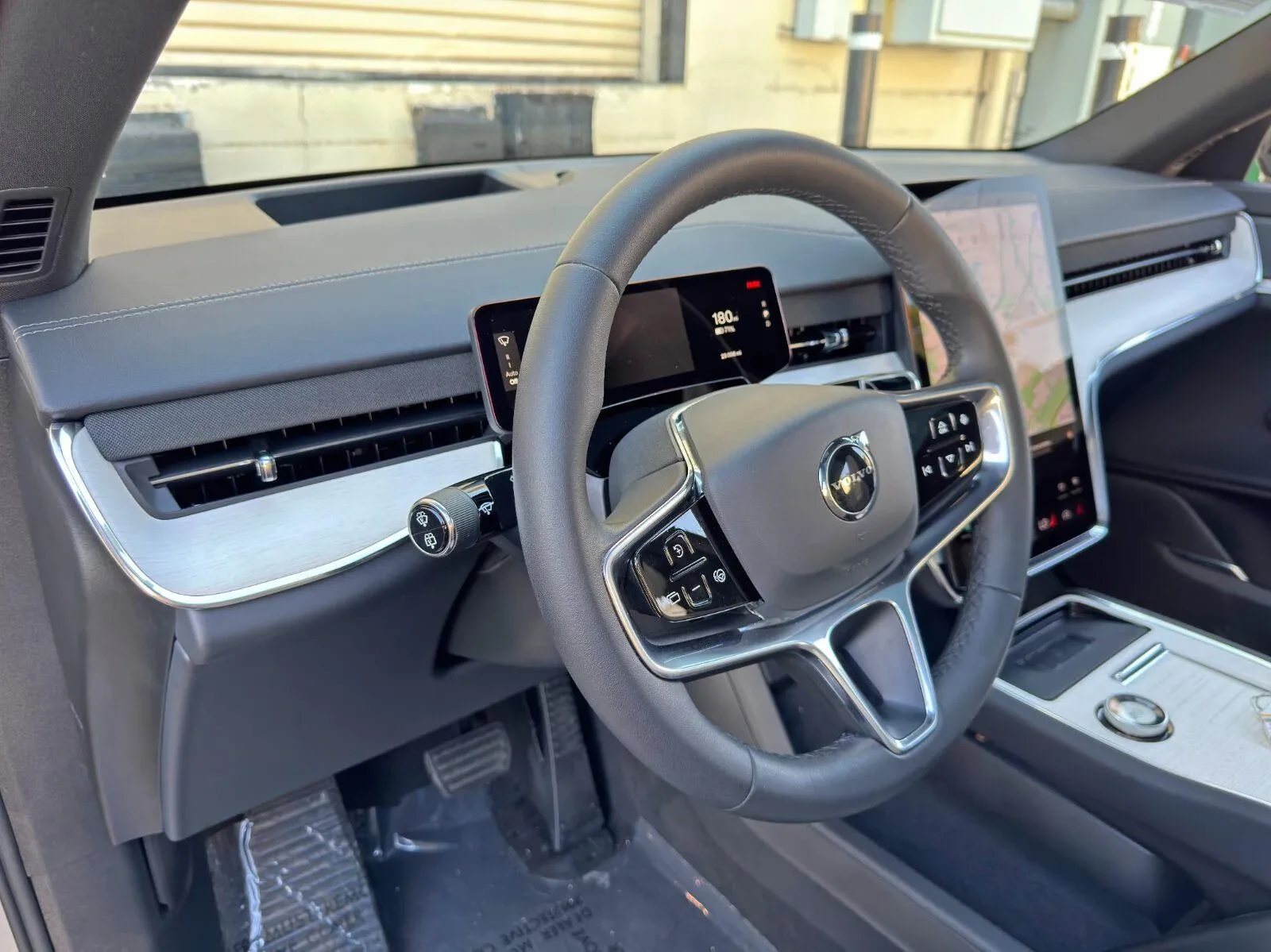 Volvo EX90 TWIN M PERFORMANCE / ELECTRIC ULTRA, снимка 10 - Автомобили и джипове - 56164835