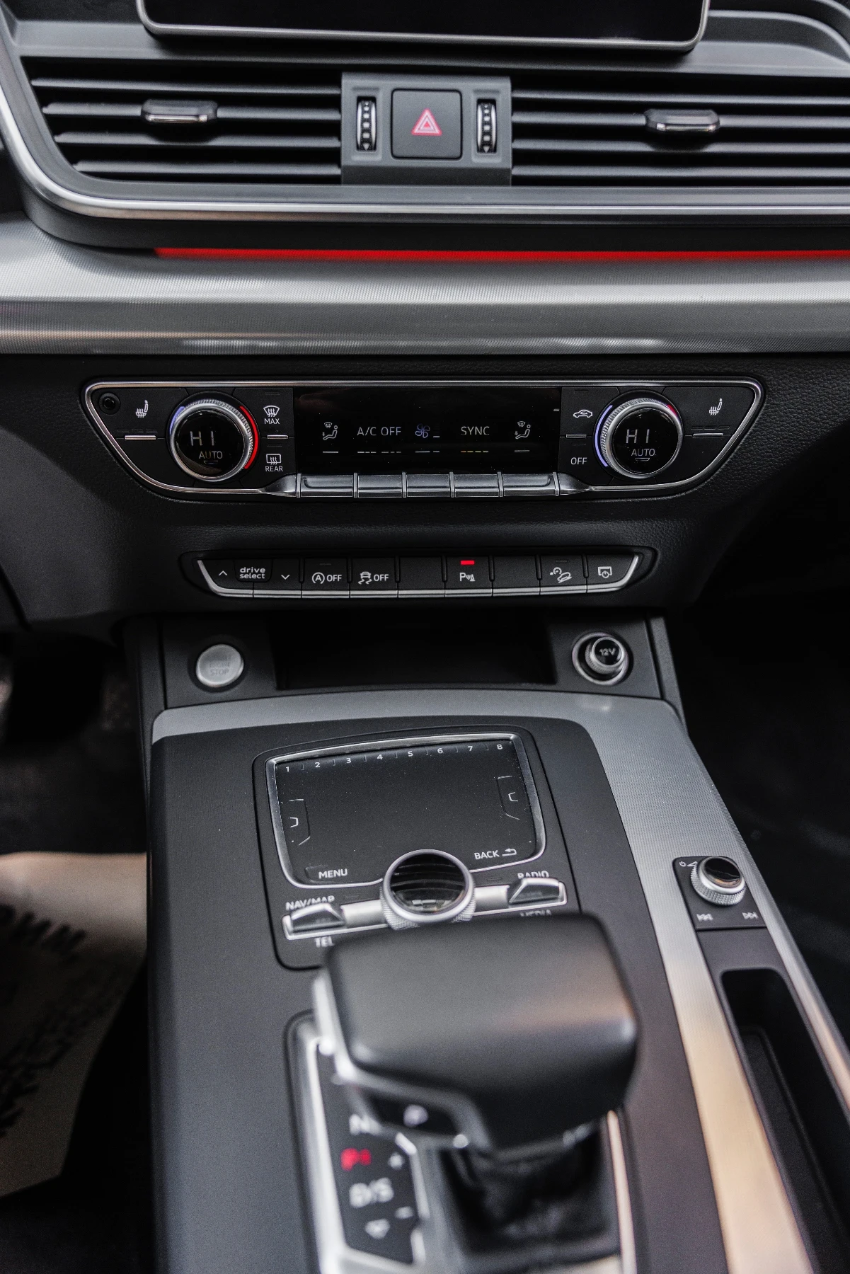 Audi Q5 DIGITAL| B&O| MATRIX LED| 360| DISTRONIK| KEYLESS|, снимка 13 - Автомобили и джипове - 56332317