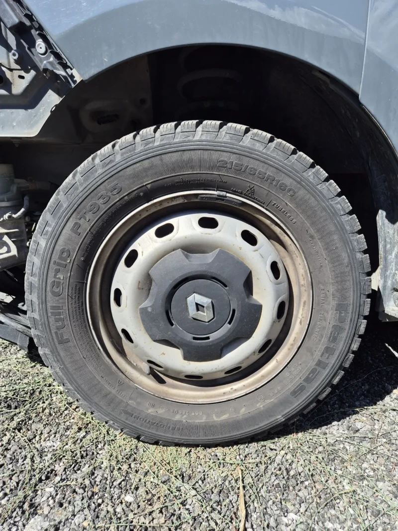 Renault Trafic 2.0, снимка 9 - Бусове и автобуси - 51964079