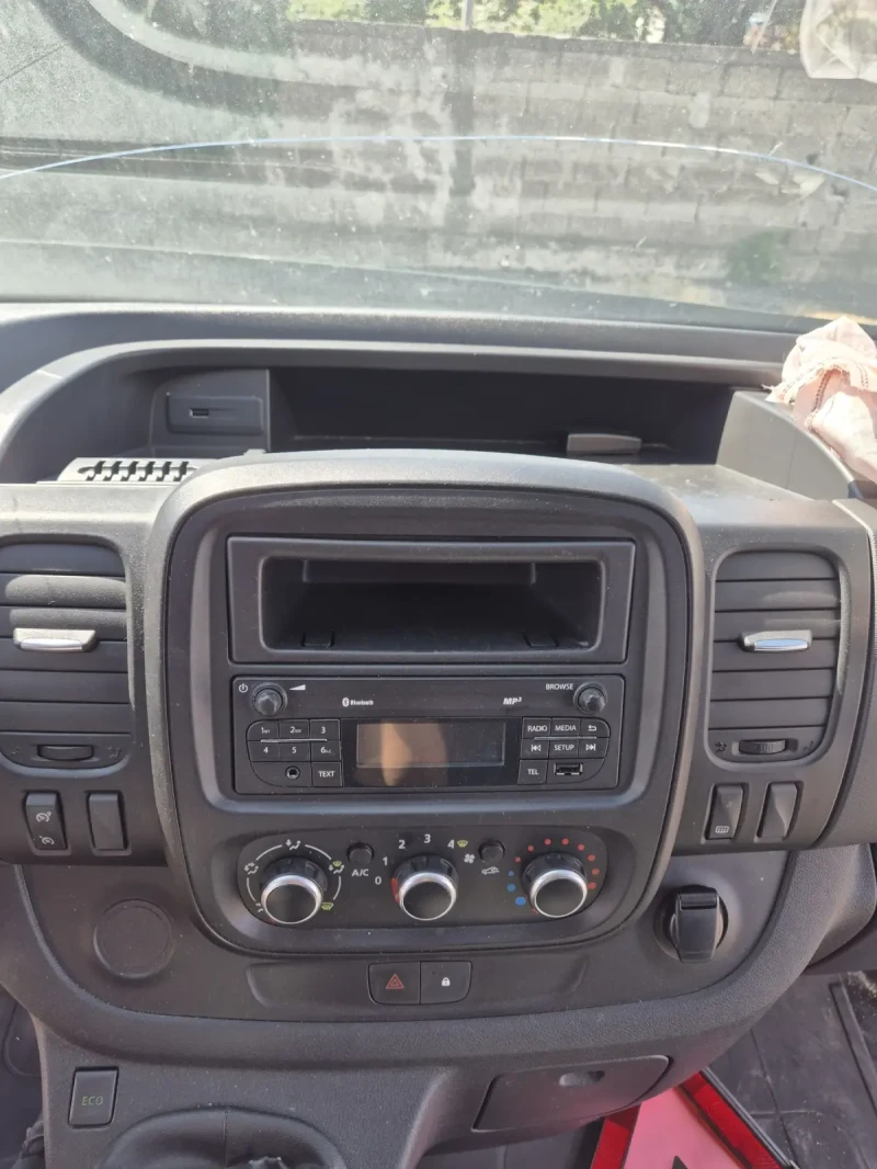 Renault Trafic 2.0, снимка 7 - Бусове и автобуси - 51964079