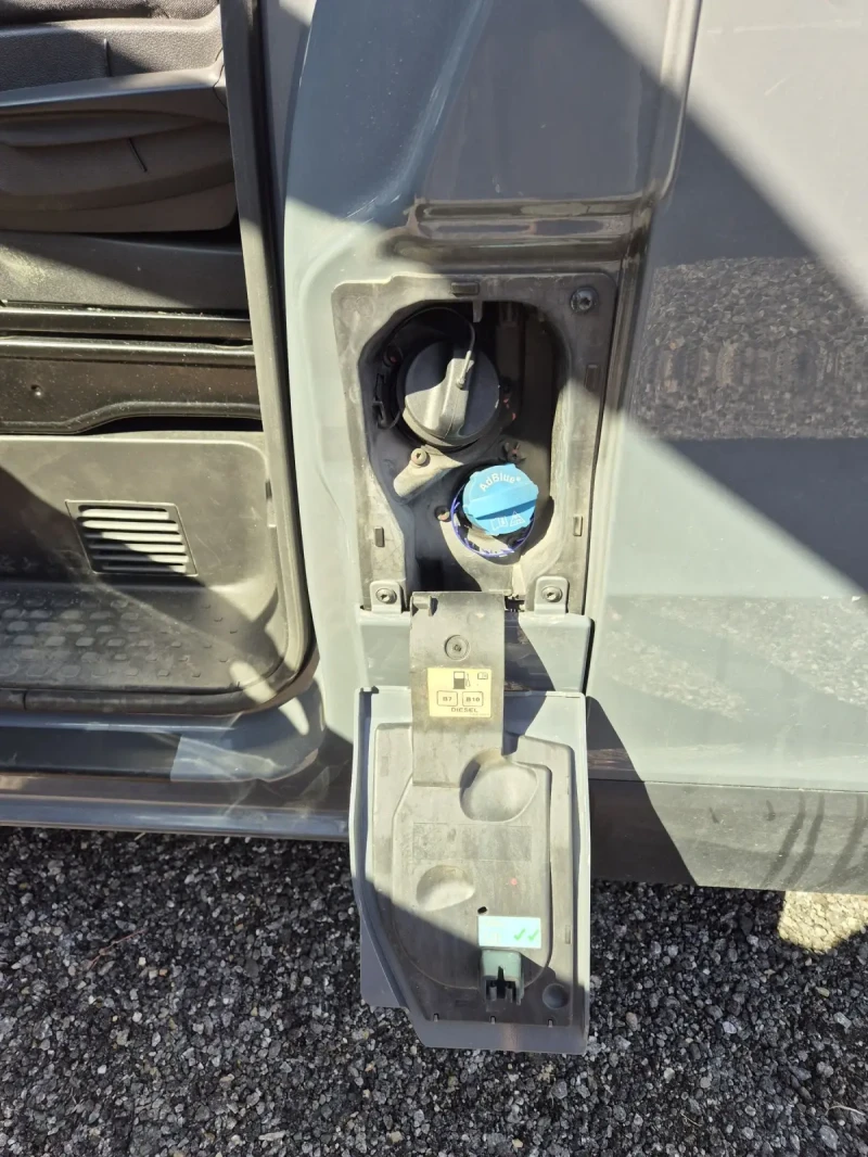 Renault Trafic 2.0, снимка 8 - Бусове и автобуси - 51964079