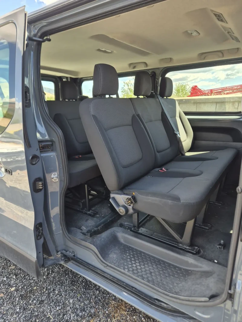 Renault Trafic 2.0, снимка 4 - Бусове и автобуси - 51964079