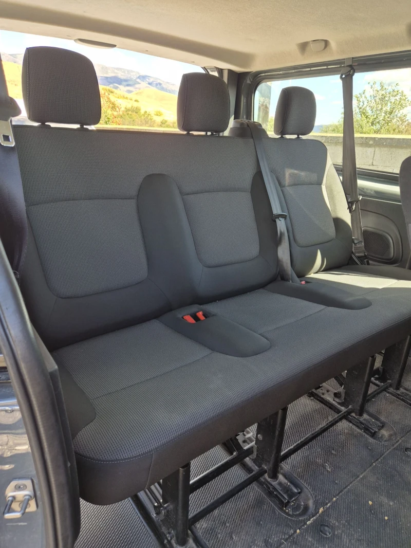 Renault Trafic 2.0, снимка 10 - Бусове и автобуси - 51964079