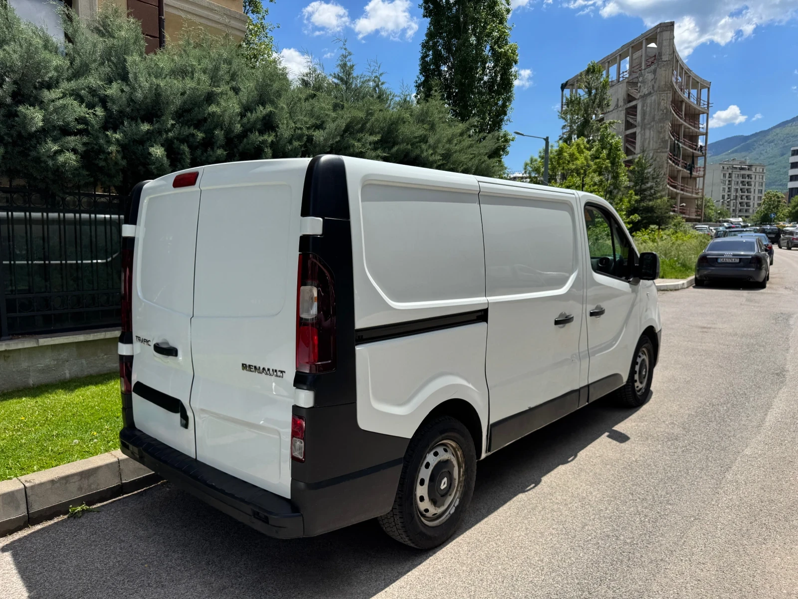 Renault Trafic 3 - 2020г Климатик, снимка 4 - Бусове и автобуси - 54677854