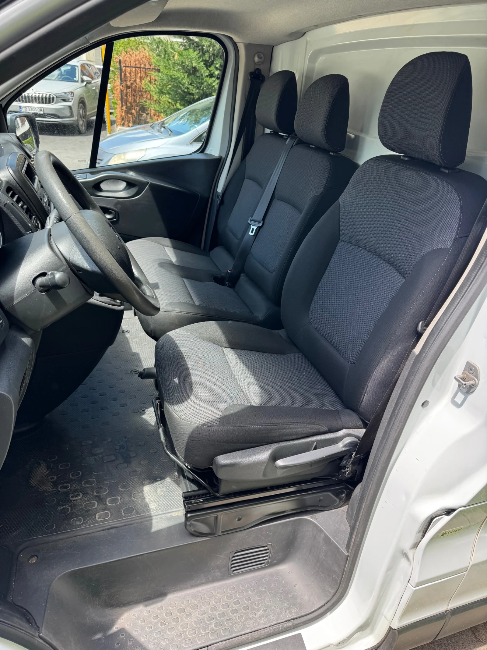 Renault Trafic 3 - 2020г Климатик, снимка 11 - Бусове и автобуси - 54677854