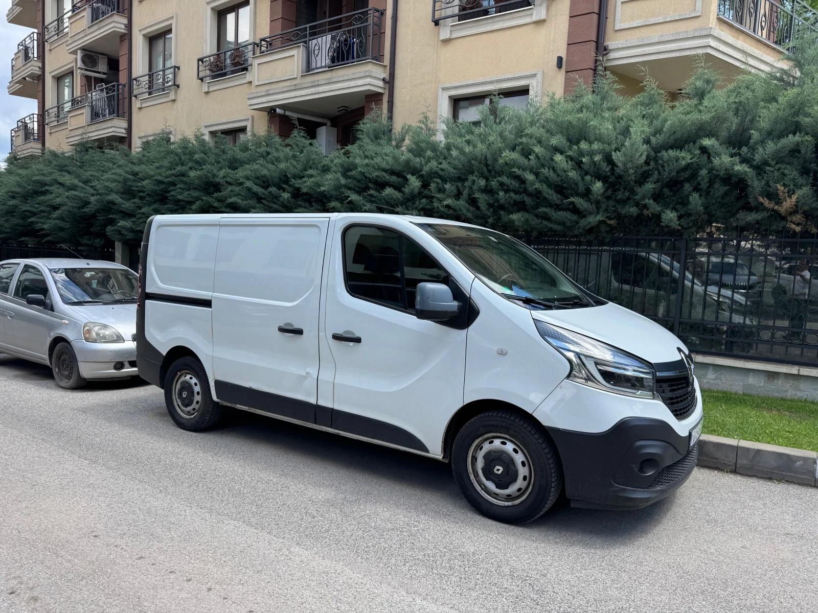 Renault Trafic 3 - 2020г Климатик, снимка 3 - Бусове и автобуси - 54677854