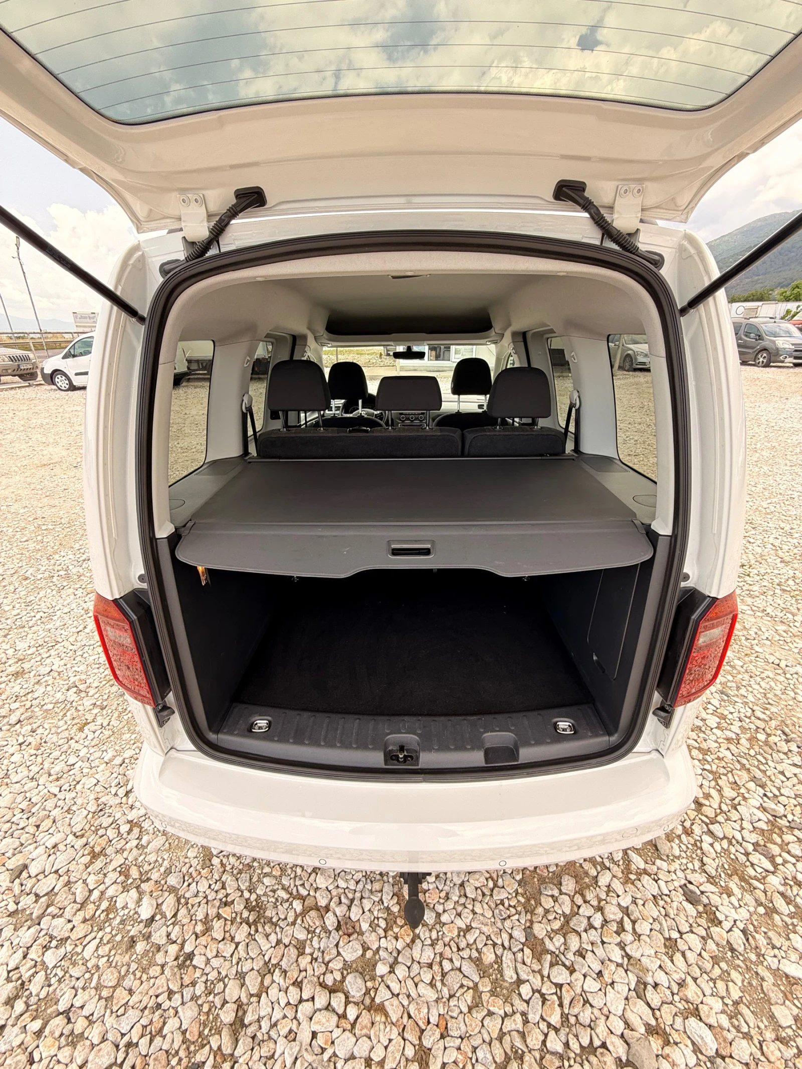 VW Caddy 4Motion-2.0TDi-DSG-Euro6, снимка 8 - Бусове и автобуси - 54866980