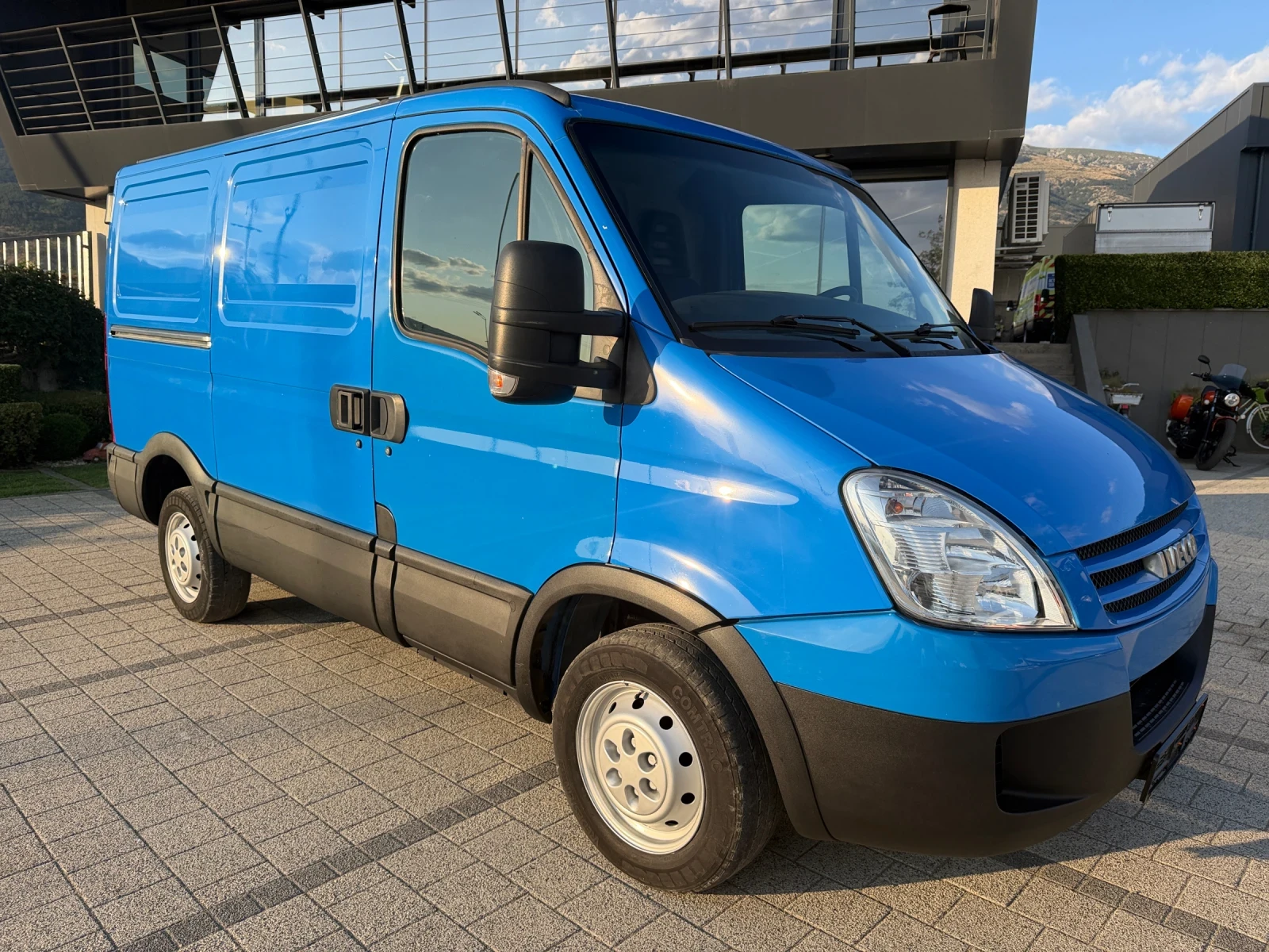 Iveco Daily Евро 4 Климатик, снимка 2 - Бусове и автобуси - 55726935