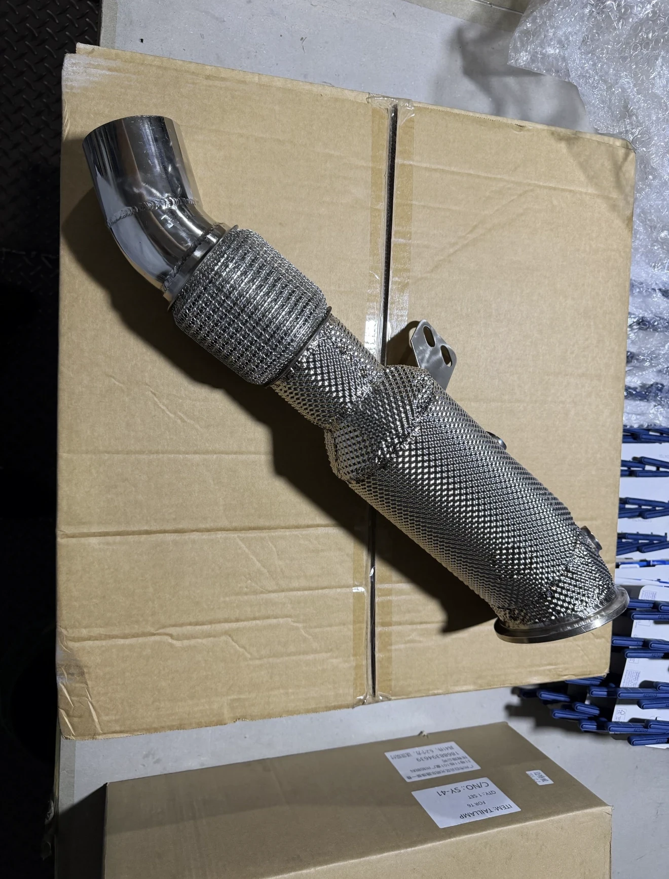 Downpipe за BMW B58  термо щит НОВ