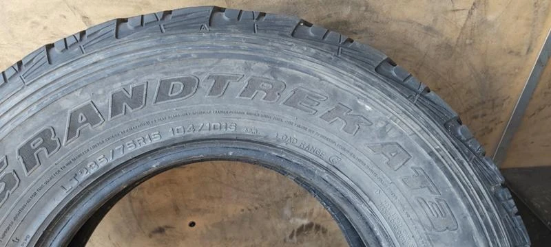 Гуми Летни 235/75R15, снимка 6 - Гуми и джанти - 33173117