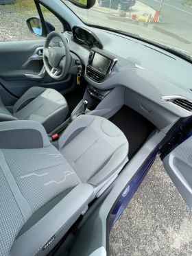 Peugeot 208 1.6i-120к.с., снимка 11
