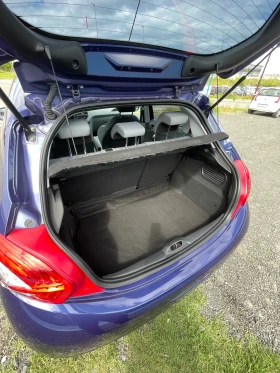 Peugeot 208 1.6i-120к.с., снимка 7