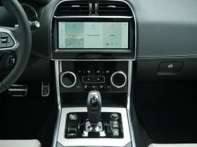 Jaguar XE D200 AWD = R-Dynamic HSE= Гаранция, снимка 8