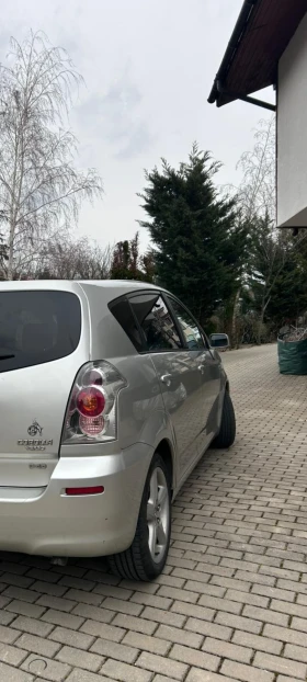 Toyota Corolla verso Toyota Corolla Verso 7 местен 2.2 D-cat 2007 TOP  - 2950 € / 5769.70 лв. - 79356168 6