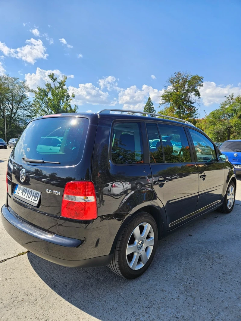 VW Touran 2.0 TDI, снимка 3 - Автомобили и джипове - 47389717