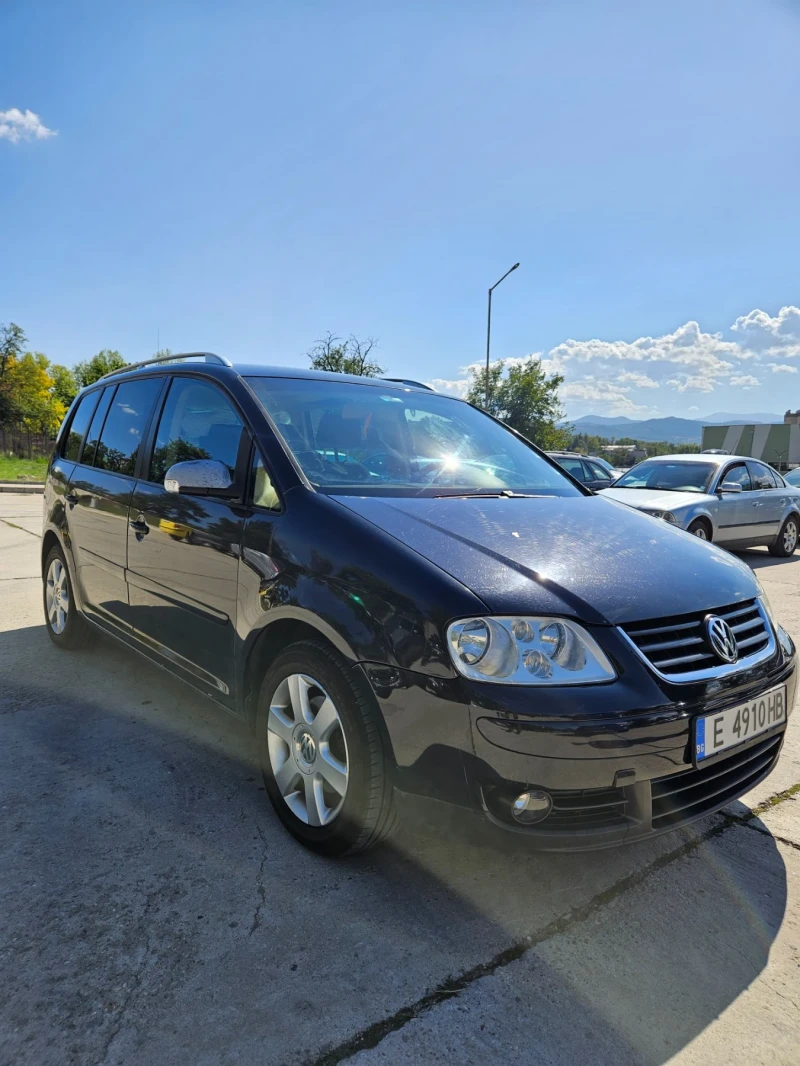 VW Touran 2.0 TDI, снимка 2 - Автомобили и джипове - 47389717