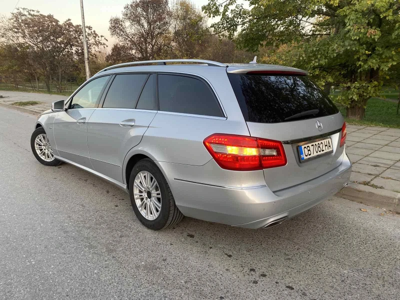 Mercedes-Benz E 200, снимка 5 - Автомобили и джипове - 48114261