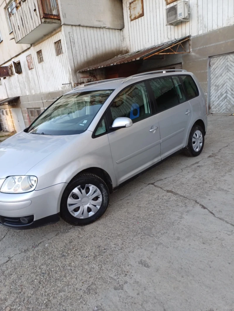 VW Touran, снимка 3 - Автомобили и джипове - 48559465