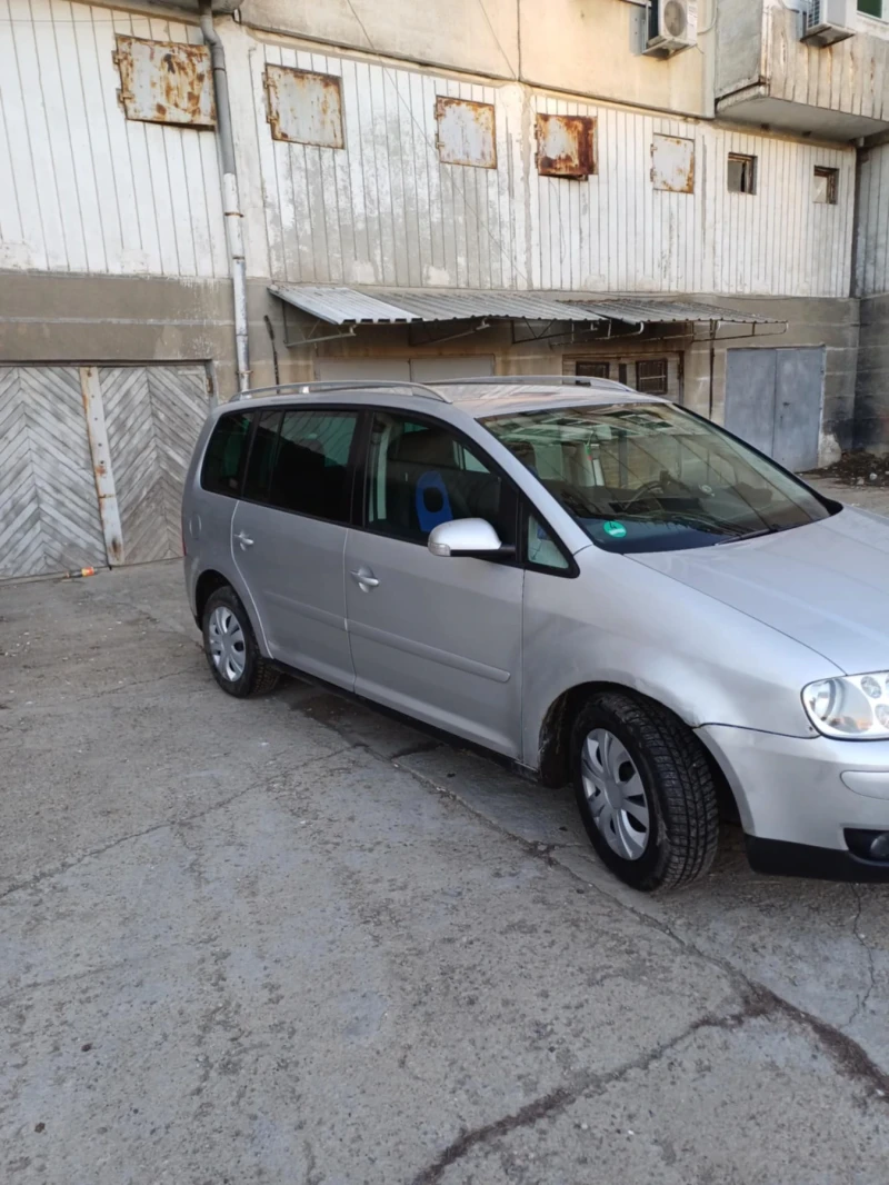 VW Touran, снимка 2 - Автомобили и джипове - 48559465