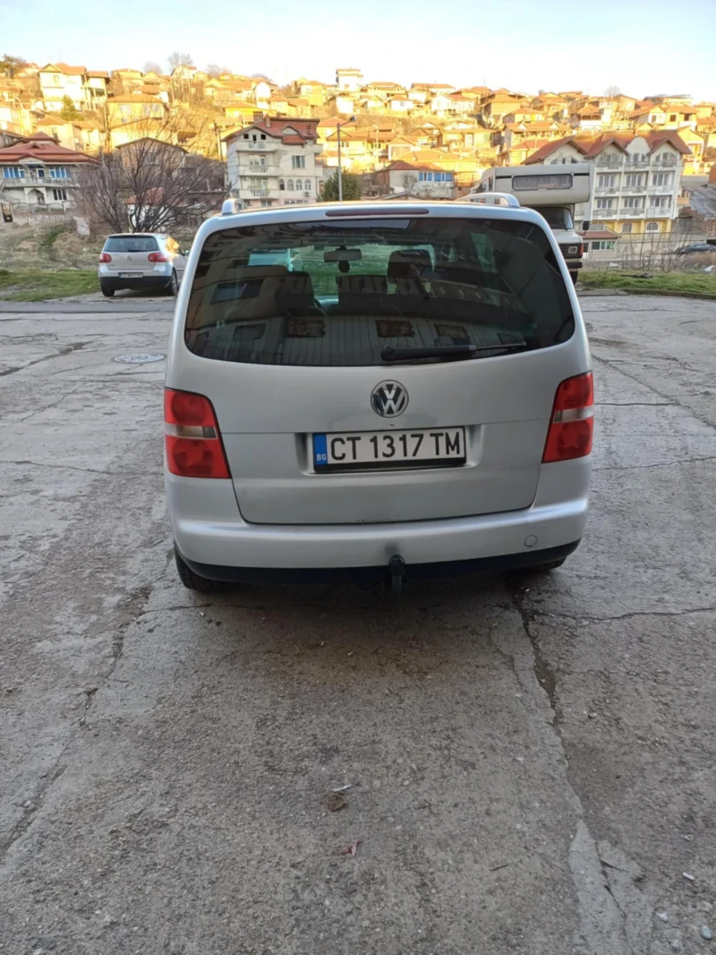 VW Touran, снимка 4 - Автомобили и джипове - 48559465