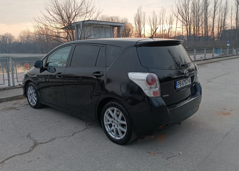 Toyota Verso 1.8 benzin/Automatic/panorama/navi/ Full Extri , снимка 5 - Автомобили и джипове - 49288629