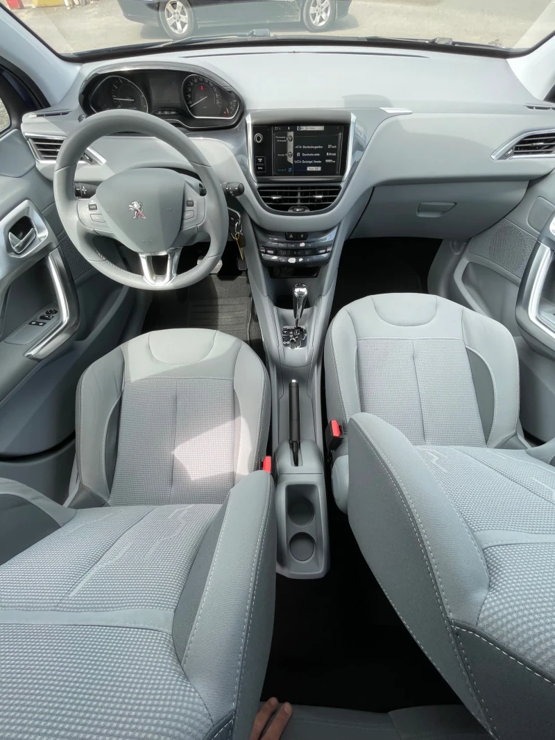 Peugeot 208 1.6i-120к.с., снимка 9 - Автомобили и джипове - 50477734