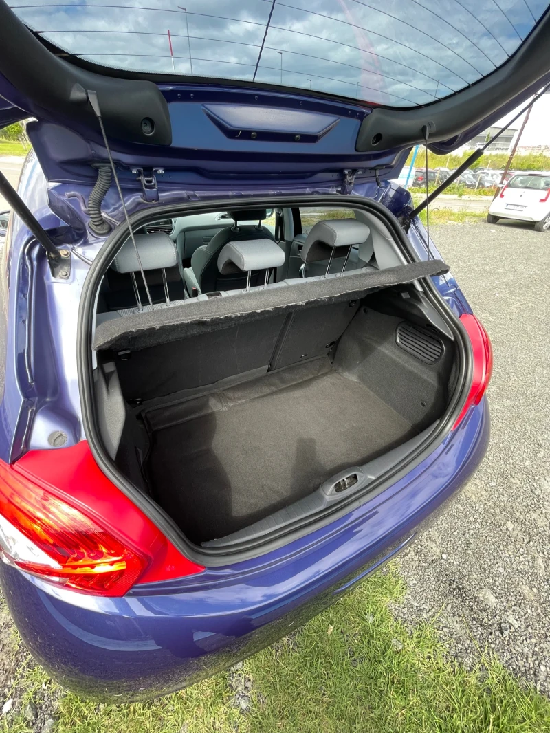 Peugeot 208 1.6i-120к.с., снимка 7 - Автомобили и джипове - 50477734