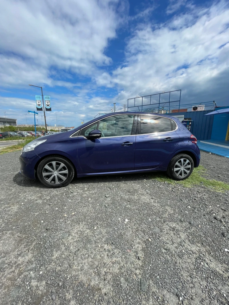 Peugeot 208 1.6i-120к.с., снимка 5 - Автомобили и джипове - 50477734