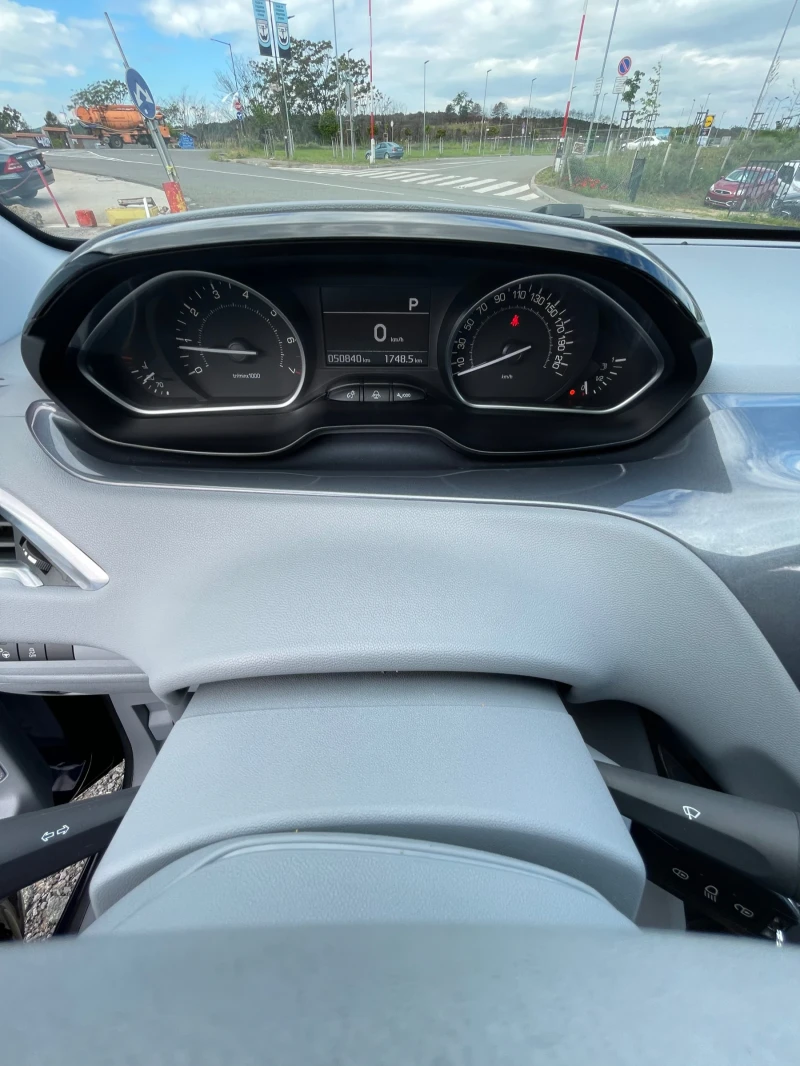 Peugeot 208 1.6i-120к.с., снимка 16 - Автомобили и джипове - 50477734